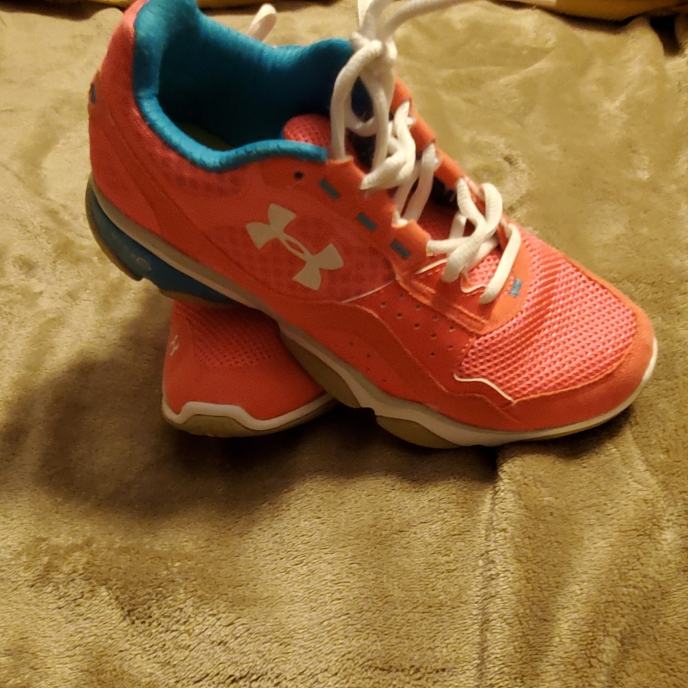 UA W TE Strive III